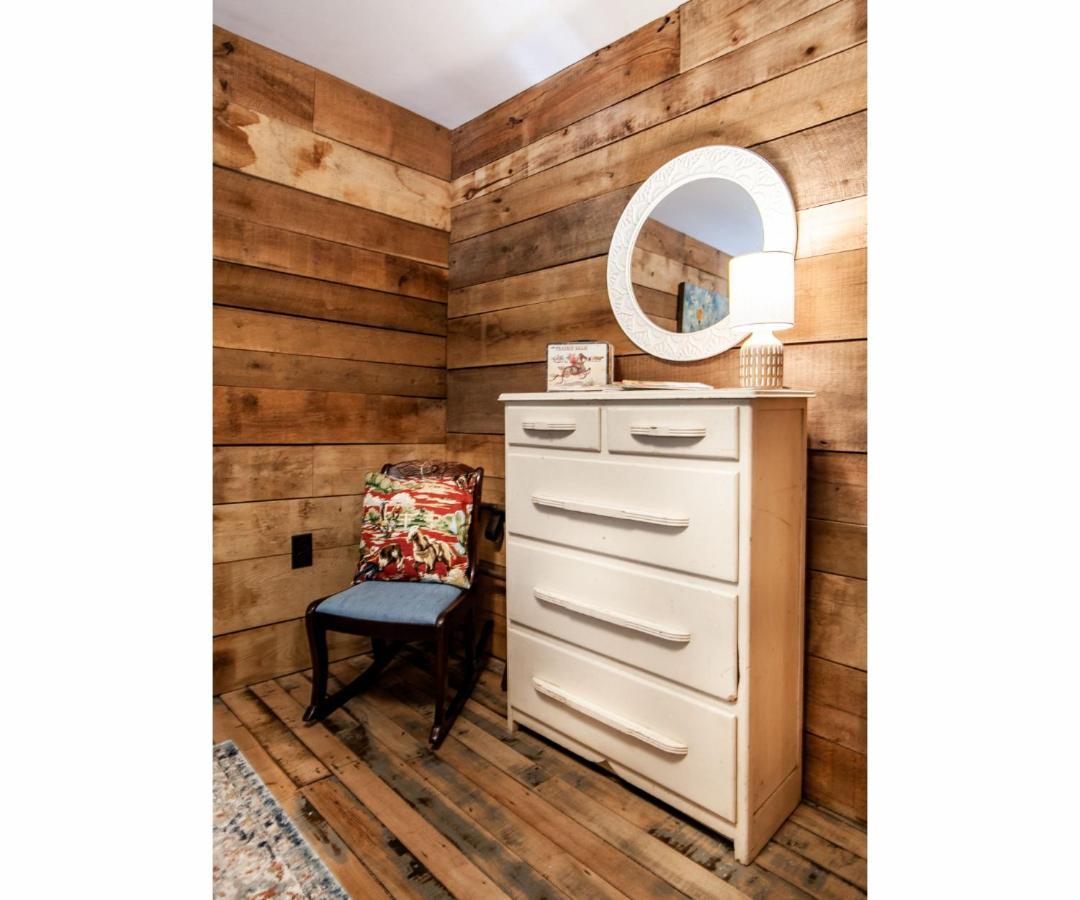 Beary Relaxing Cabin - Rustic With Outdoor Patio Townsend Exterior foto